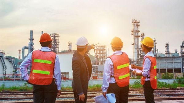 The industry had returned to $50 oil and it was enough to stimulate some significant hiring in the upstream sector. (Shutterstock)