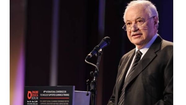 الدكتور طلال أبوغزاله
