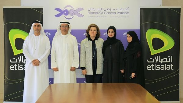 تم توقيع الاتفاقية بحضور كل من عبدالعزيز تريم، مدير عام "اتصالات" في المناطق الشمالية، مستشار الرئيس التنفيذي، وسوسن جعفر، رئيس مجلس إدارة "جمعية أصدقاء مرضى السرطان".