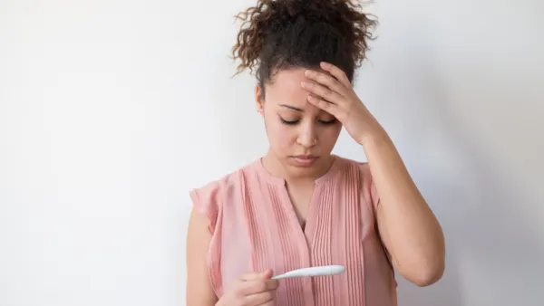 من أهمِ المشكلاتِ التي تواجه النساء بعد الزواج هي التأخر في الإنجاب