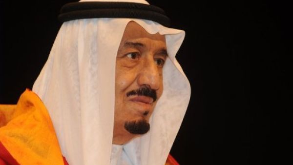 الملك سلمان من موسكو: حل أزمتي سوريا واليمن يتطلب وقف السياسة التوسعية لإيران
