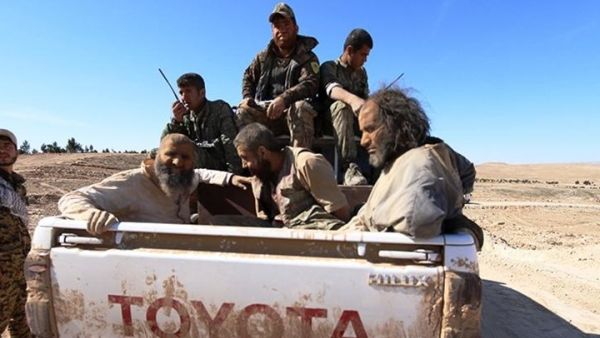 غادر نحو 40 ألف شخص المنطقة التي يسيطر عليها مقاتلو التنظيم في الشهور الثلاثة الماضية