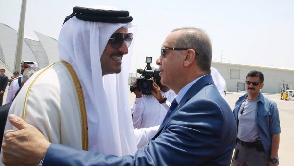 أمير قطر يعلن عن استثمار مباشر في تركيا بـ 15 مليار دولار
