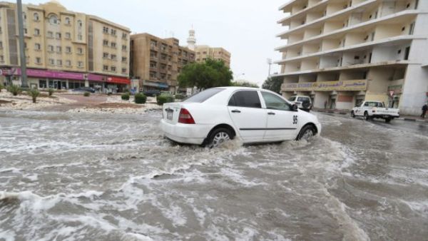  8 أشخاص على الأقل قضوا الأسبوع الماضي من جراء أمطار غزيرة وسيول في غرب المملكة