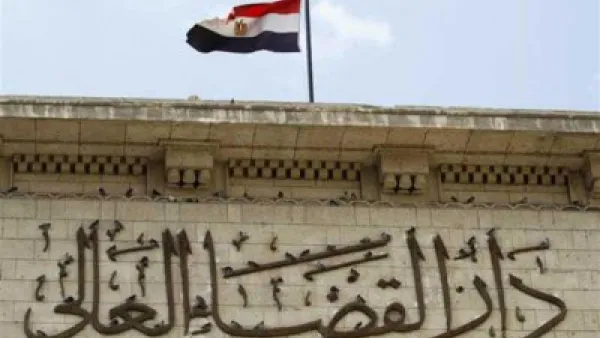 الأمن المصري يحتجز قاضيًا رفض تأجيل التحقيق معه في قضية بيان رابعة