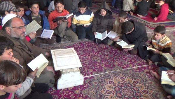 مقتل 7 أشخاص في هجوم على معهد لتحفيظ القرآن بإدلب
