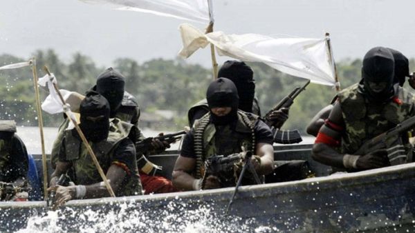 قراصنة يخطفون 6 ستة أتراك من طاقم سفينة قبالة ساحل نيجيريا