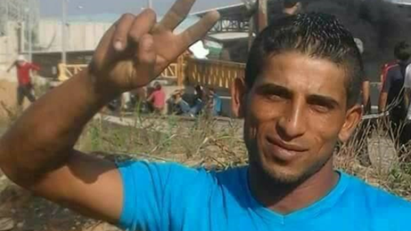 الشهيد رابعة خلال مشاركته بمسيرة العودة

الشهيد رابعة خلال مشاركته بمسيرة العودة