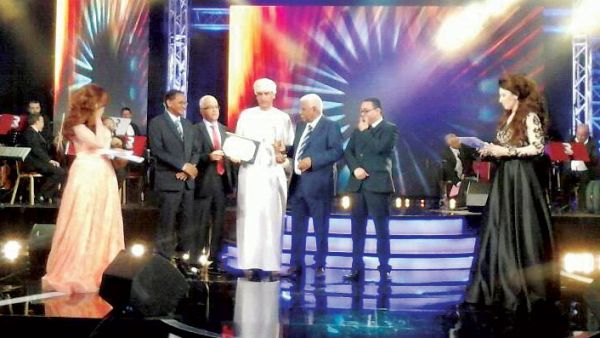 "Sh’owoon A’Sa’ah’" won top prize in the dialogue programmes category in the Arab Radio and Television Festival. (Gulf Daily News/ONA)