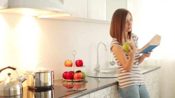 Egypt has a plan for ration card holders who are hungry for knowledge. (Shutterstock)