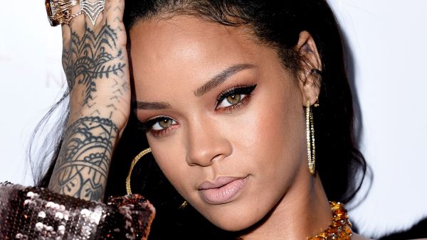 What was Riri doing in Dubai? (wallpaperbrowse.com)