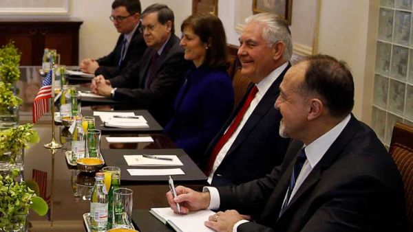 تيلرسون يلتقي وفدا من المعارضة السورية برئاسة الحريري في عمان