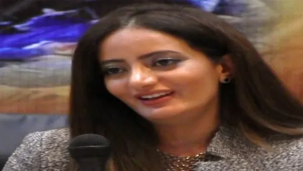 الناشطة الحقوقية الكويتية “رنا السعدون”