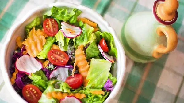 A new study has found that people on vegetarian diets lose more weight and muscle fat than those on conventional low-calorie diets. (Pixabay)