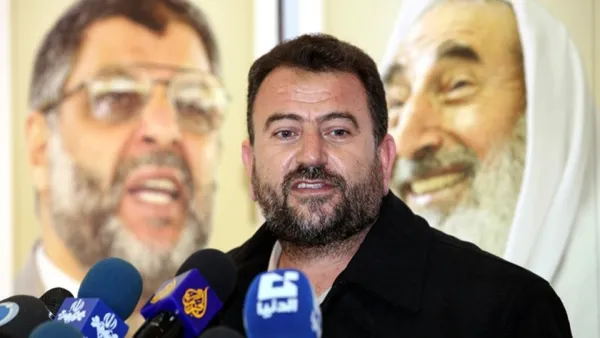 أشار إيفانوف إلى أن "وزارة الخزانة" الأمريكية صنفت العاروري، "إرهابيا" عام 2015
