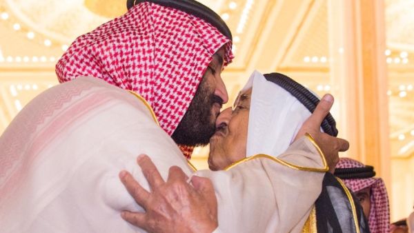 ابن سلمان يغادر الكويت بعد زيارة استمرت ساعات