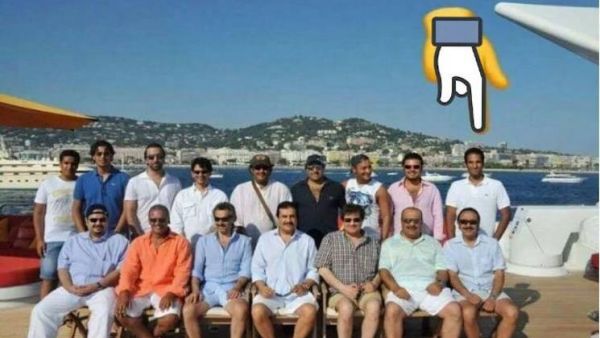 اعتبر معلقون أن الصورة التي بدا فيها أمراء آل سعود مبتسمين 