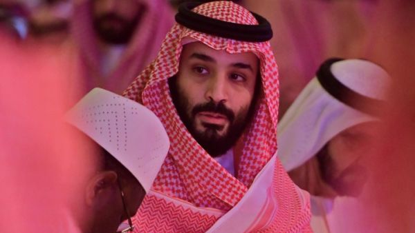 احتج آلاف التونسيين على زيارة ولي العهد السعودي لبلادهم، واصفين إياه بـ"القاتل"