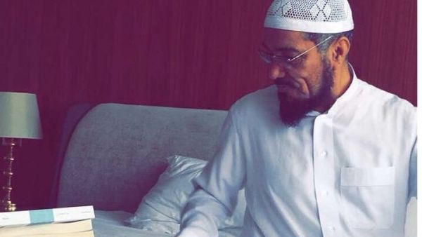 نجل العودة حمل السلطات السعودية المسؤولية عن سلامة والده