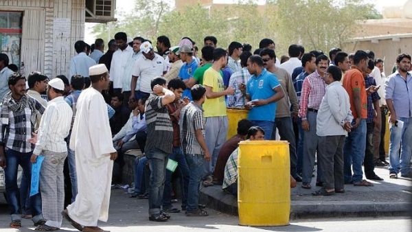 The Saudi Ministry of Labor has closed down 14 recruitment offices permanently and 40 others temporarily for various violations. (AFP/ Fayez Nureldine) The Saudi Ministry of Labor has closed down 14 recruitment offices permanently and 40 others temporarily for various violations. (AFP/ Fayez Nureldine)