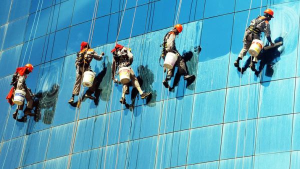 The Saudi Ministry of Labor has forced a cleaning and maintenance company to release overdue paychecks to more than 450 male and female workers. (AFP) The Saudi Ministry of Labor has forced a cleaning and maintenance company to release overdue paychecks to more than 450 male and female workers. (AFP)