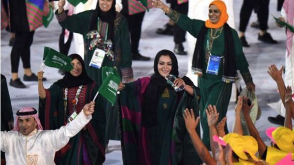 جدل حول ظهورالسعوديات في إفتتاح الاولمبياد ريو...صور