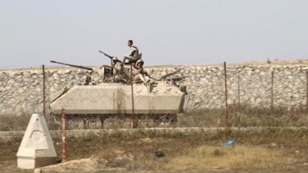 مصر تمدد حظر التجوال في مناطق بشمال سيناء
