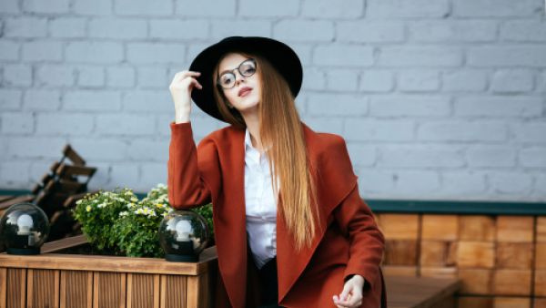 استخدامي البرايمر لأنه يعمل على تثبيت المكياج بشكل أطول