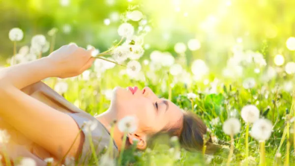 تجنُب التوتر والضغوطات النفسية للمحافظة على اشراقة البشرة (shutterstock.com)
