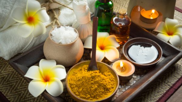 يحظى الوجه باهتمام خاص من قبل المرأة للمحافظة على جمالها وإشراقتها  (shutterstock.com)
