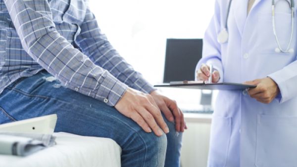 الرجال أكثر احتمالا من النساء في ممارسة المهن الخطيرة مما يعرضهم للموت (shutterstock.com)
