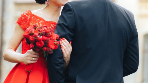 يعتبر اللون الأحمر من أكثر الألوان قوةً وجاذبيةً (shutterstock.com)
