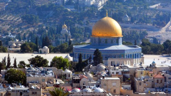 Panoramic view of Al-Aqsa Mosque, Jerusalem Old city and the Temple Mount (Shutterstock)	