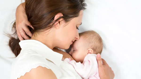 لاعتبارات طارئة تلجئ بعض الأمهات إلى استبدال الحلمة الطبيعية بحلمة السيلكون