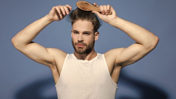 على الرجل أن يعرف ان العطور لا تقوم بدور مزيل العرق (shutterstock.com)
