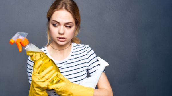 يجب على ربة المنزل أن تختار الوقت المناسب لغسل الملابس (shutterstock.com)
 يجب على ربة المنزل أن تختار الوقت المناسب لغسل الملابس (shutterstock.com)