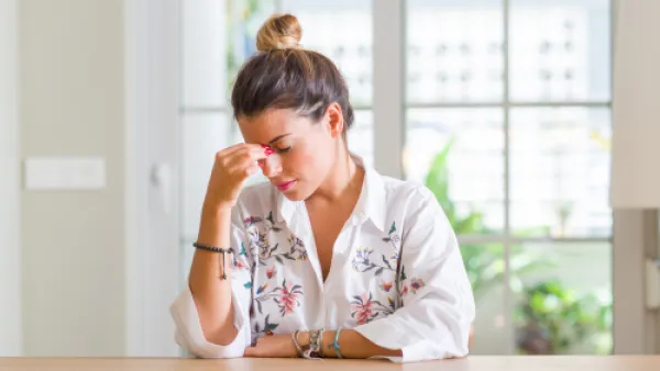 من أفضل الطرق لعلاج الصداع هو الوقاية في الدرجة الأولى (shutterstock.com)
