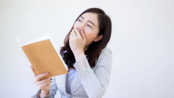 يصيبك من الشعور بالخمول أو النعاس كثير خلال فترة الظهيرة؟ (shutterstock.com)
