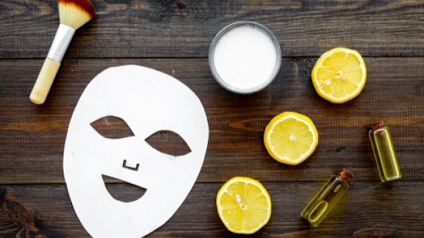 يقضي الليمون على تجاعيد البشرة (shutterstock.com)
