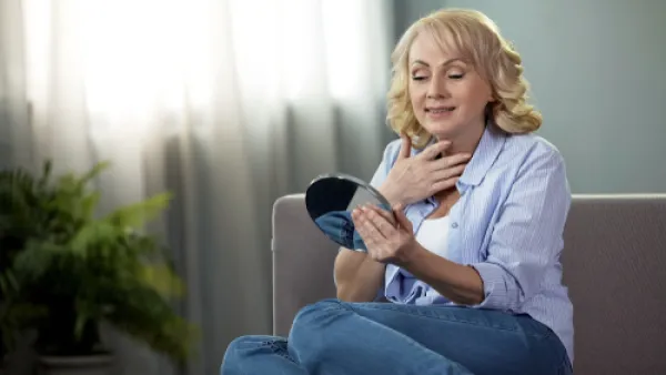 وصفات سهلة وسريعة لشد الرقبة (shutterstock.com)
