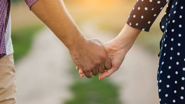 نظرة الطرف الواحد إلى الآخر في الحب تختلف عن نظرته له في الزواج