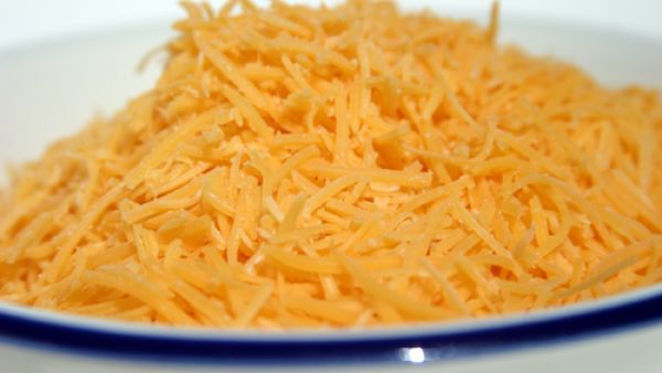 جبنة شيدر منزلية الصنع