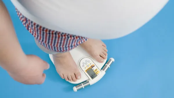 الدهون الثلاثية هي نوع من الدهون في الدم، يصنعه الجسم من السعرات الحرارية الزائدة (shutterstock.com)
