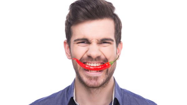 يحتوي الفلفل الحار على مادة "الكابسيسين" التي ترتبط بهرمون الجنس الذكري (shutterstock.com)
