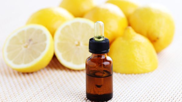 يعزز  زيت الليمون صحة البشرة  (shutterstock.com)

