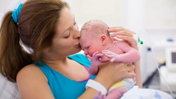 توجد ظواهر مختلفة لا تزول تلقائيا مثل الترهلات (shutterstock.com)
