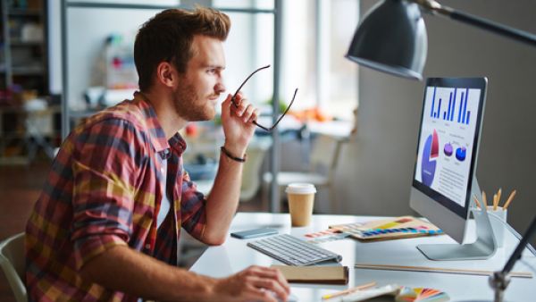  ‫تعرف على عشر أدوات مبتكرة وغير مكلفة يمكنك وضعها على مكتبك‬