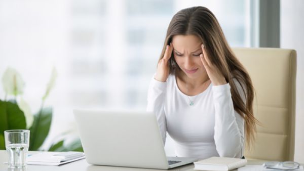 الصداع والدوخة أيضاً من الأعراض المحتملة لارتفاع الكوليسترول