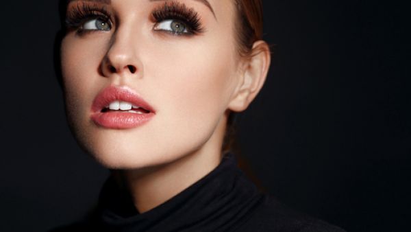 الشاي الأخضر الشاي الأخضر من مضادات الأكسدة القوية التي تؤخر الشيخوخة (shutterstock.com)
