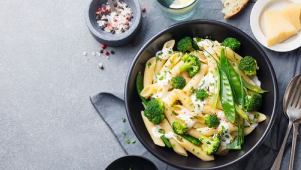 معكرونة بصوص البيستو 